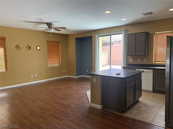 2nd image of 7585 Holiday Hills St