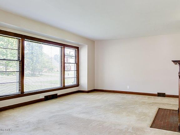 4th image of 2520 Gardiner Ln