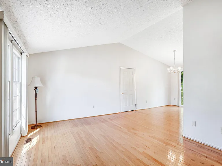 1803 E Beech Rd — Photo 8