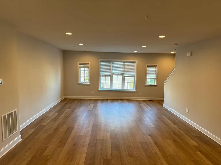 3088 Egreton Rd — Photo 19