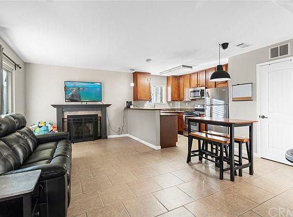 5th image of 207 Westlake Dr Unit 1