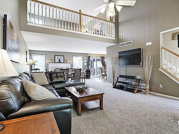 3rd image of 462 Lamesa Dr