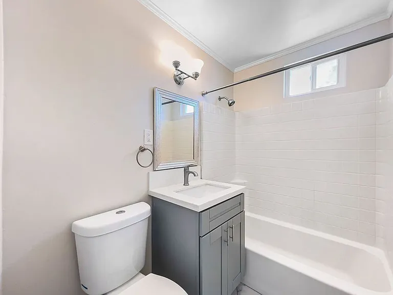 2332 Westwood St — Photo 10