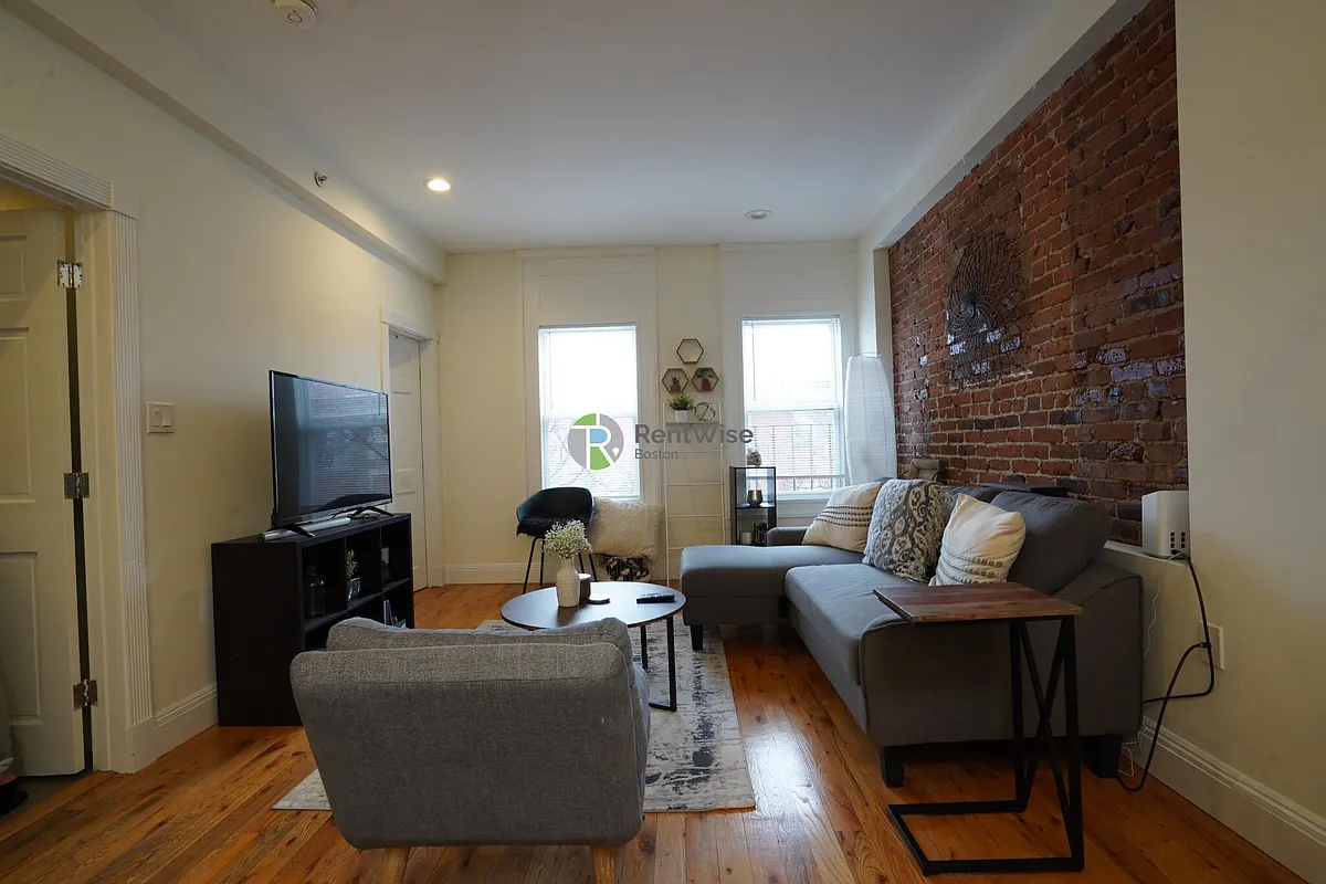 Building Photo - 10 Brainerd Rd #31