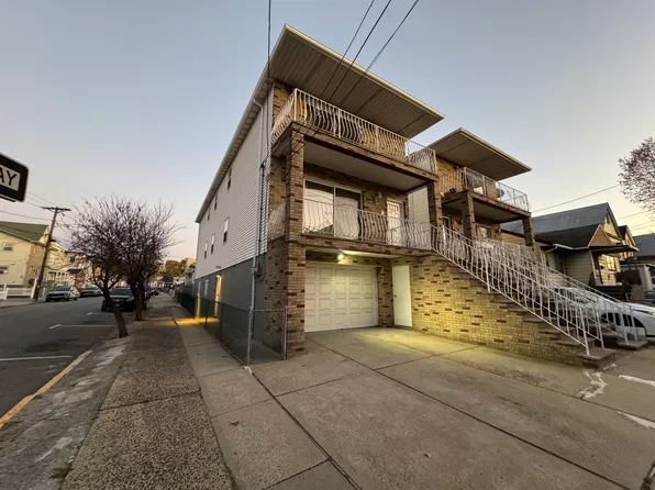 4414 Liberty Avenue image 2 of 14