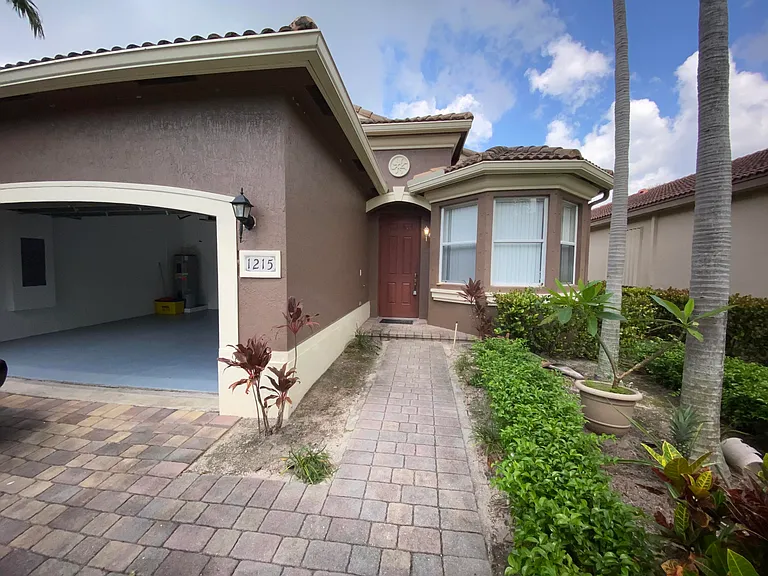 1215 Rosegate Blvd — Photo 37