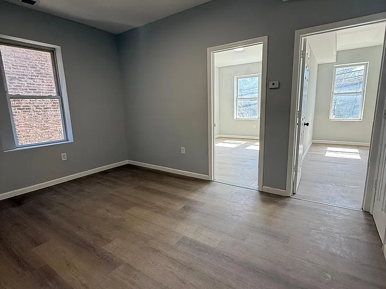 387 Avon Ave #2 — Photo 4