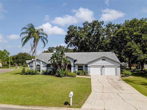 4th image of 8305 Briarfield Ct
