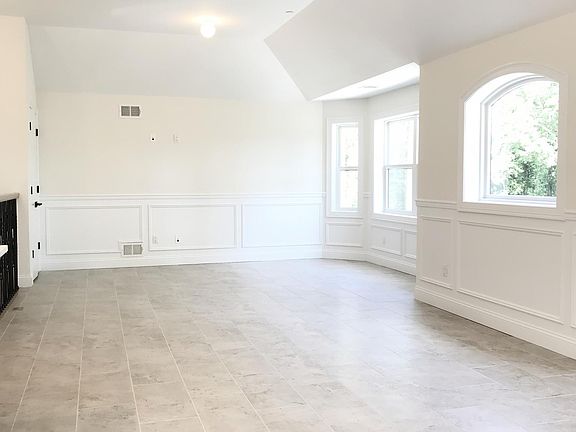 2nd image of 5 Herbert St #2F