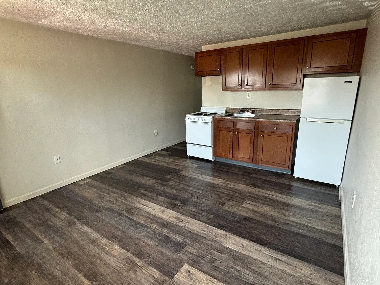 1 bed, 360 sqft, $600 — Photo 1