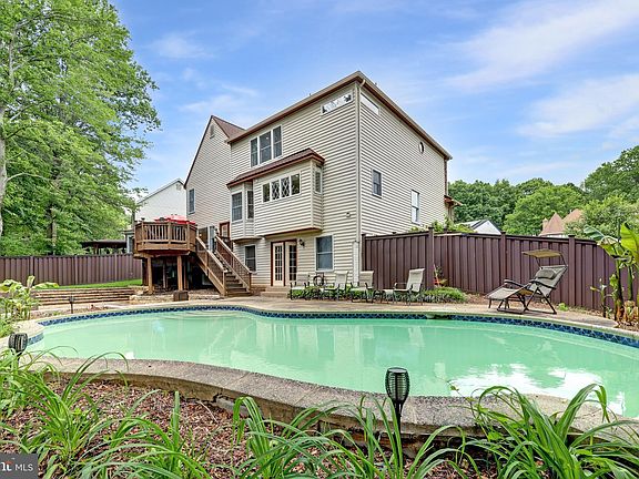 3rd image of 10217 Grovewood Way