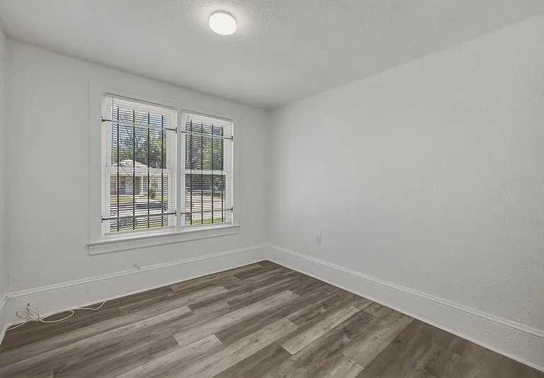 1216 W 24th St #1 — Photo 18