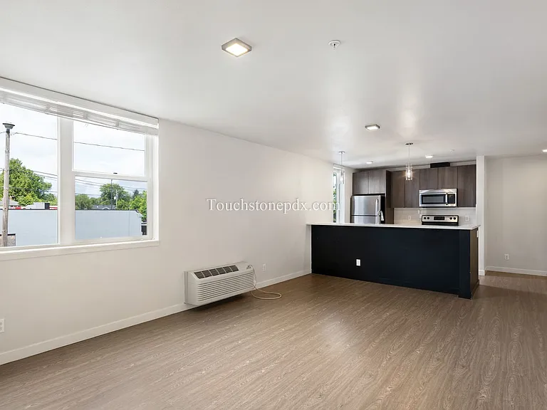 424 NE Jessup St #10 — Photo 18