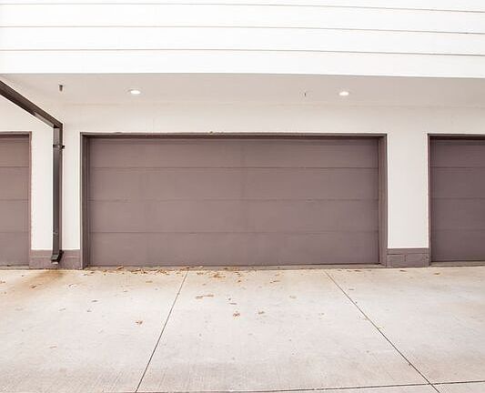3rd image of 2450 N Garrett Ave Unit 9