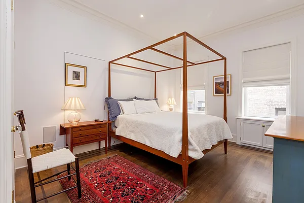 Sold by Nest Seekers International | media 17