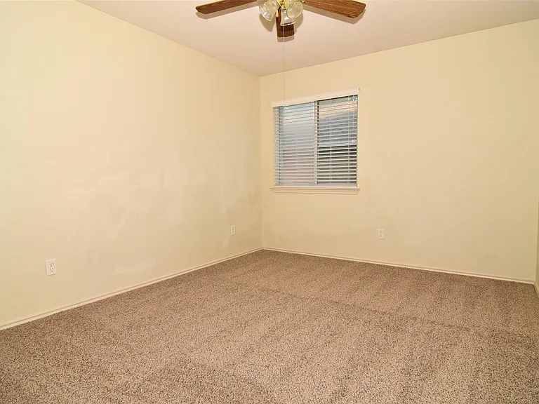 3305 Stonewall Dr — Photo 15