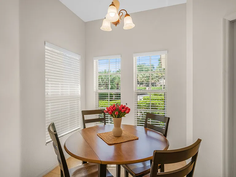 1602 W Spring Meadow Loop — Photo 12
