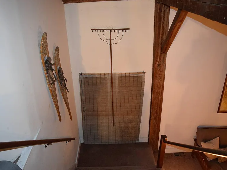 Stairwell to living room from bedrooms