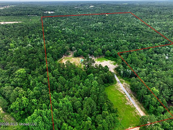 5th image of 94 Desoto Rd