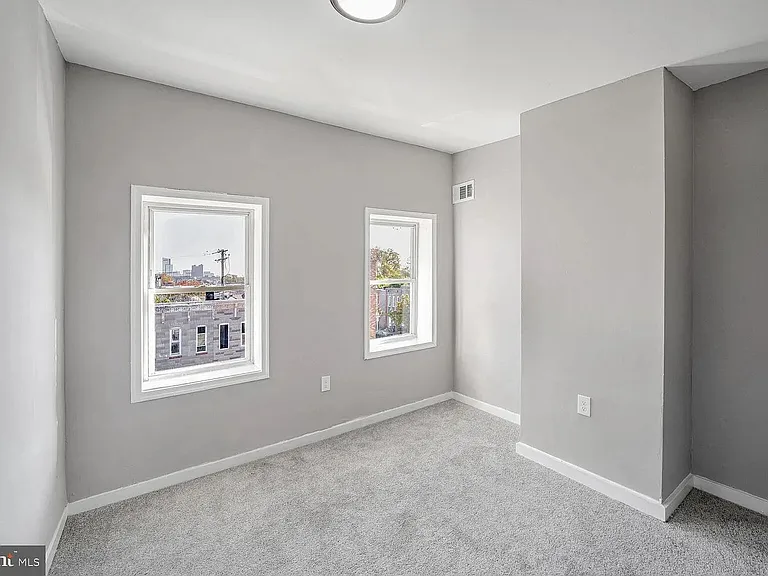 344 S Calhoun St — Photo 13