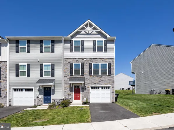128 Van Fleet Cir, Pottstown, PA 19464