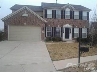 3253 Kingsridge Manor Dr, Saint Louis, MO 63129