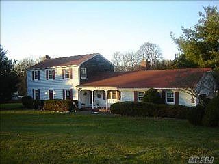 2nd image of 6 Holly Ln
