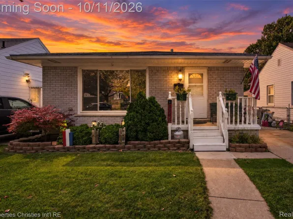 6746 Robinson Ave, Allen Park, MI 48101