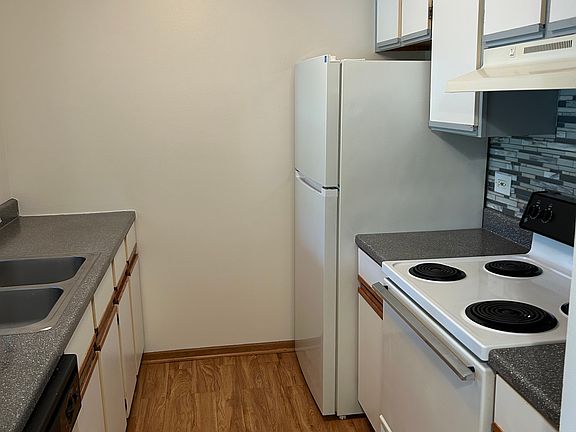 4th image of 360 Leah Ln APT 2B