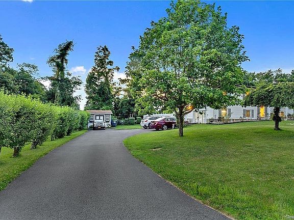 4th image of 7 Lakeview Dr
