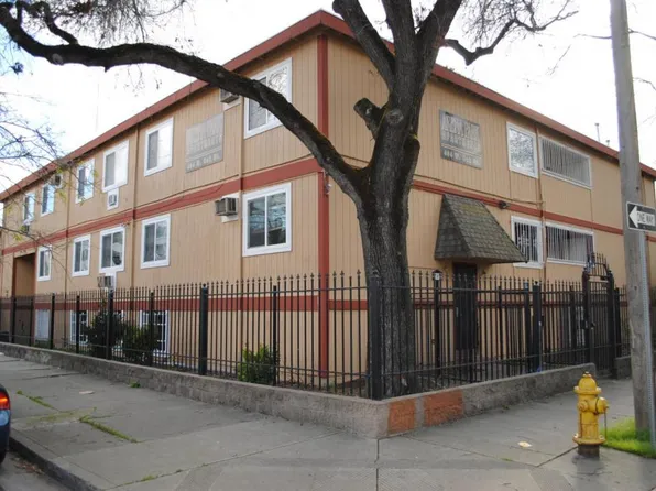 404 W Oak St APT 4, Stockton, CA 95203