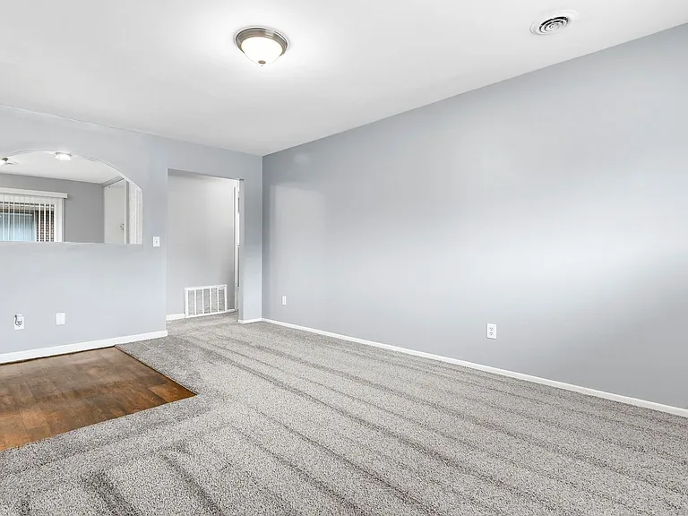 509 White City Blvd — Photo 25