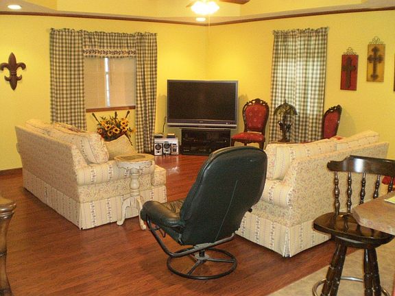 5th image of 7244 Guillotte Ln