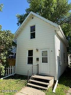 1st image of 520 N 8th St