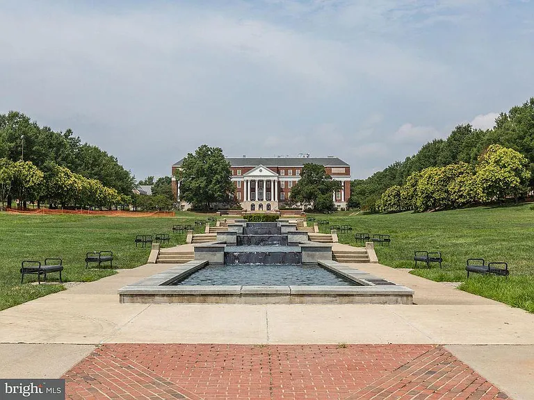Univ Maryland College Park library fountain