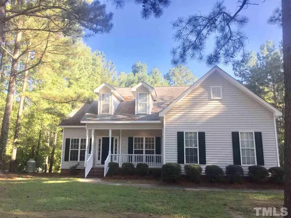 1009 Sawyer Creek Dr, Zebulon, NC 27597