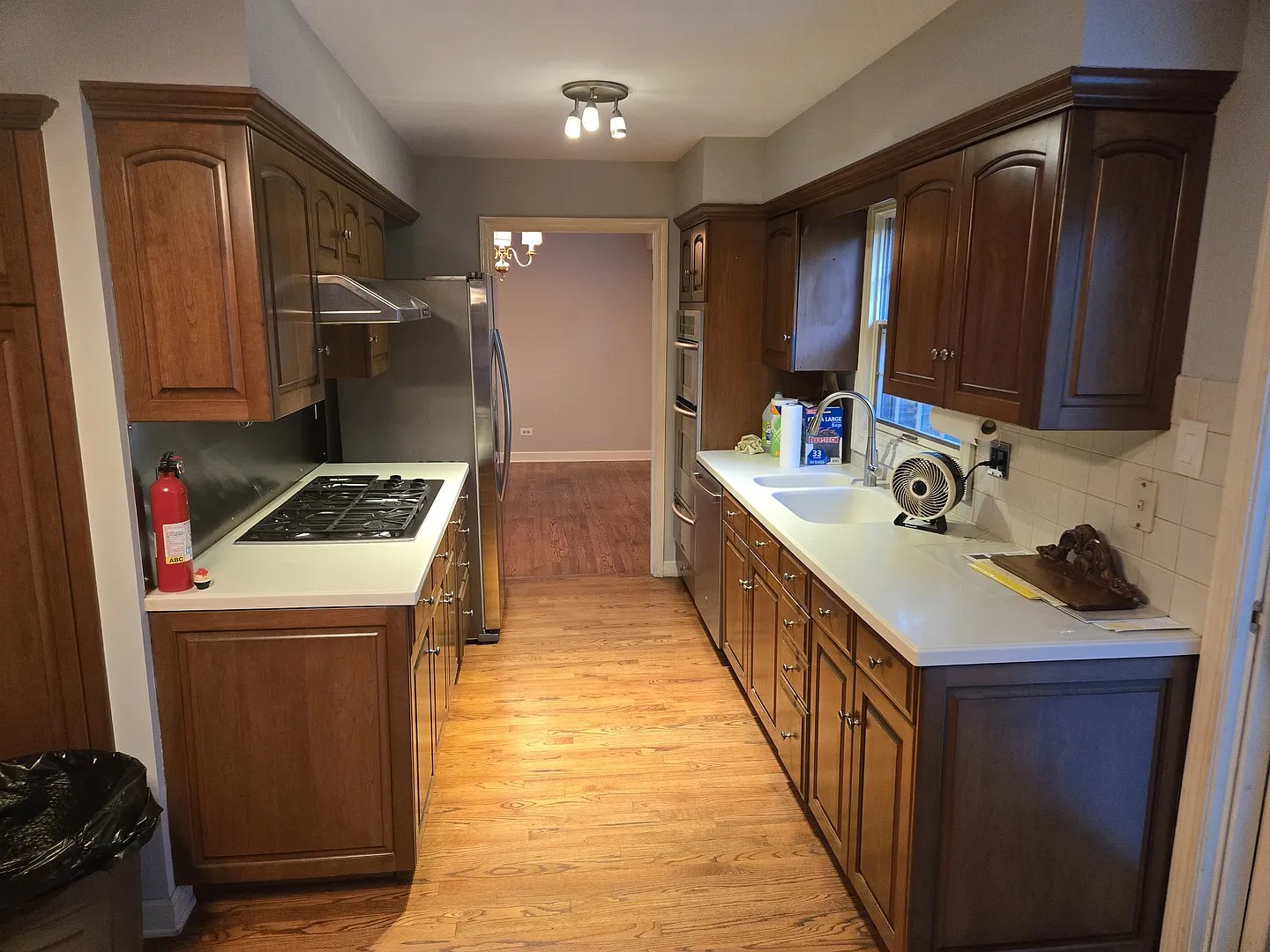 3 bed, 3.5 bath, 1962 sqft, $3,250 — Photo 2