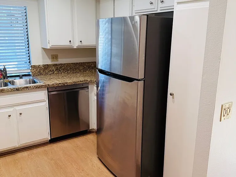 8933 Modesto Cir #1215B — Photo 9