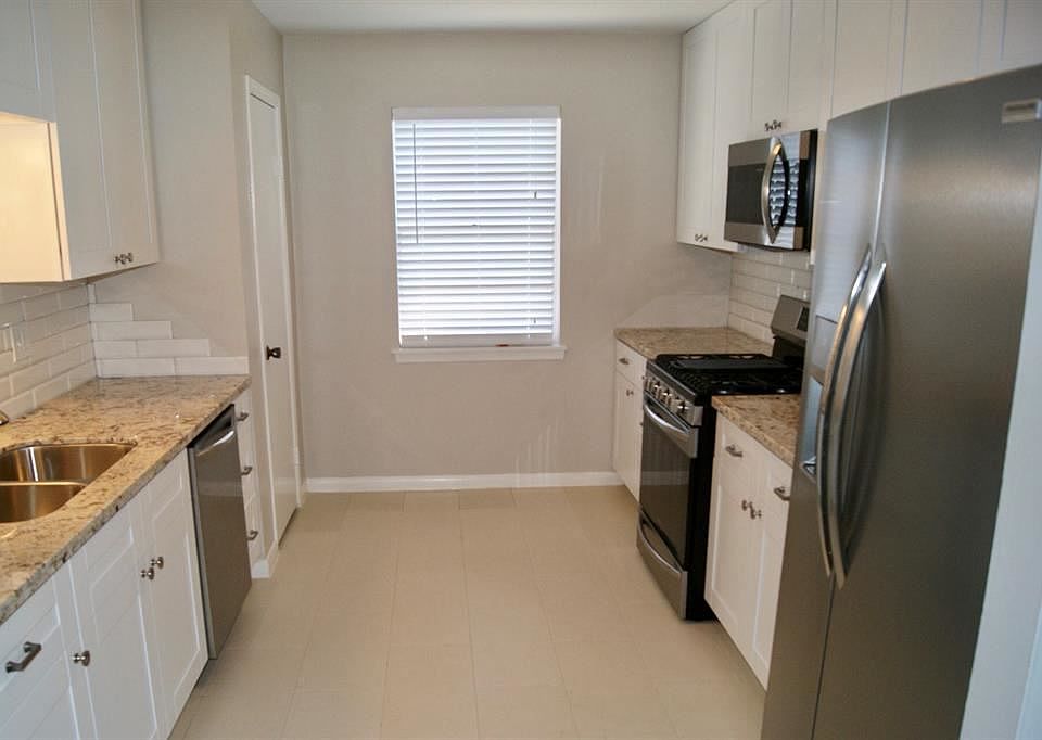 1st image of 3322 Sycamore Springs Dr