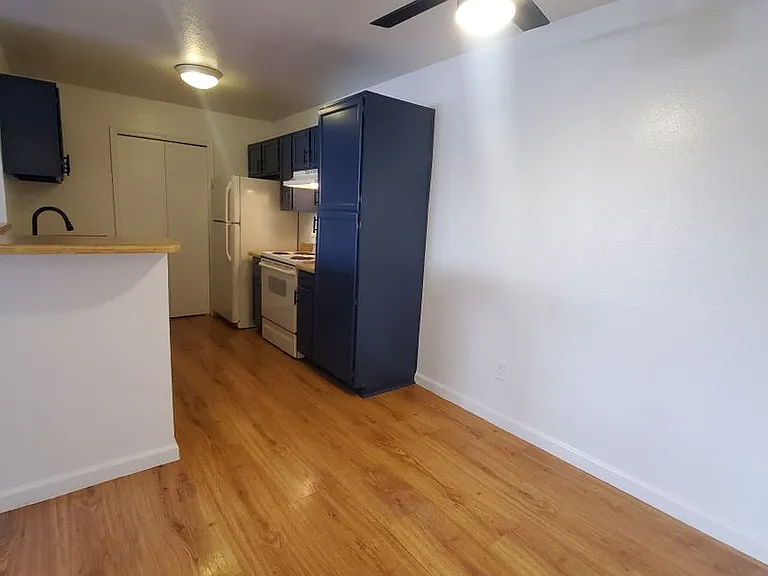 623 W Guadalupe Rd #162 — Photo 2