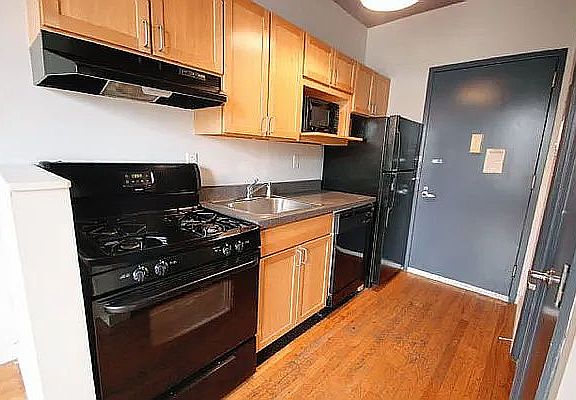 5th image of 47-45 Vernon Blvd #2C