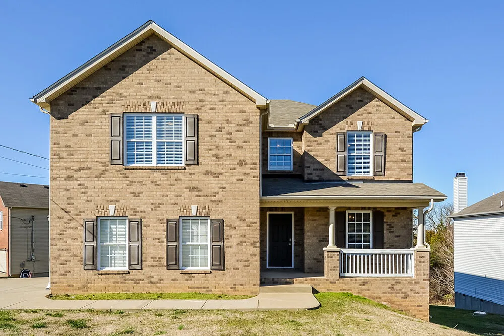 5 bed, 3.0 bath, 2676 sqft, $2,625 — Photo 1
