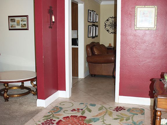 2nd image of 5208 Venetian Blvd NE