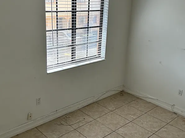 11789 SW 18th St APT 3, Miami, FL 33175