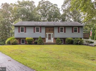 97 Stardust Dr, Newark, DE 19702