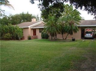 19300 SW 220th St, Miami, FL 33170