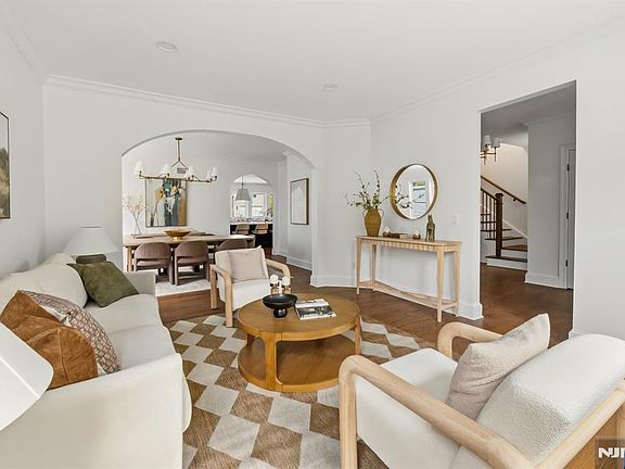 5th image of 120 Hope St