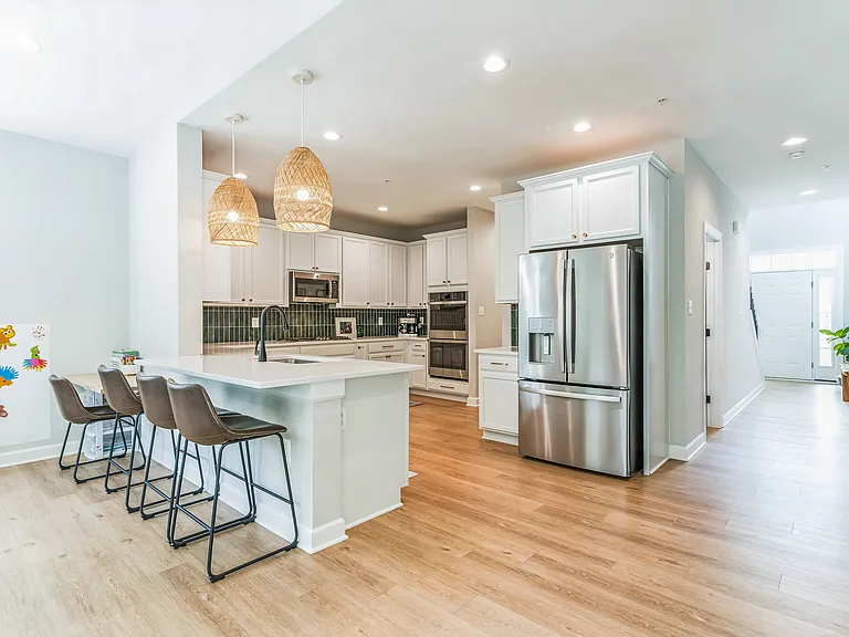 14720 Locust Ct — Photo 13