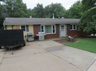 1743 Huntington Dr, Cape Girardeau, MO 63701