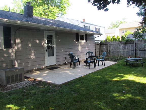 3rd image of 5541 Deerborn Ave